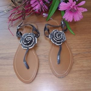 NWOT womens "Stagelight" flower sandal